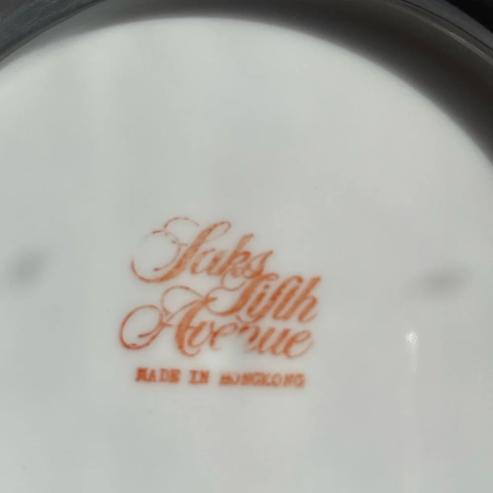 Saks 5th Ave vintage ceramic dish for display - Picture 4 of 7